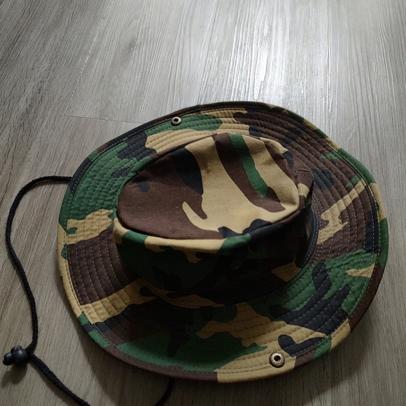 New camouflage hat - Picture 4 of 5